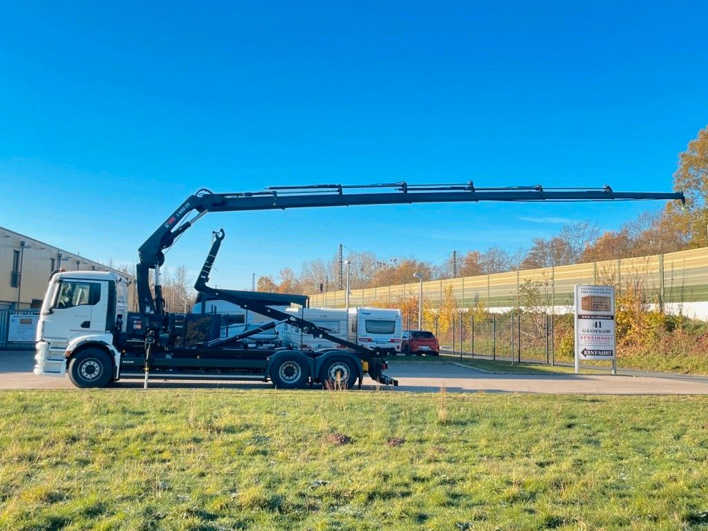 MAN TGS 26.470 6x2 Abrollkipper + Kran Hiab 228-6 - Kamion vetëngarkues, Kamion me vinç: foto 3 MAN TGS 26.470 6x2 Abrollkipper + Kran Hiab 228-6 - Kamion vetëngarkues, Kamion me vinç: foto 3