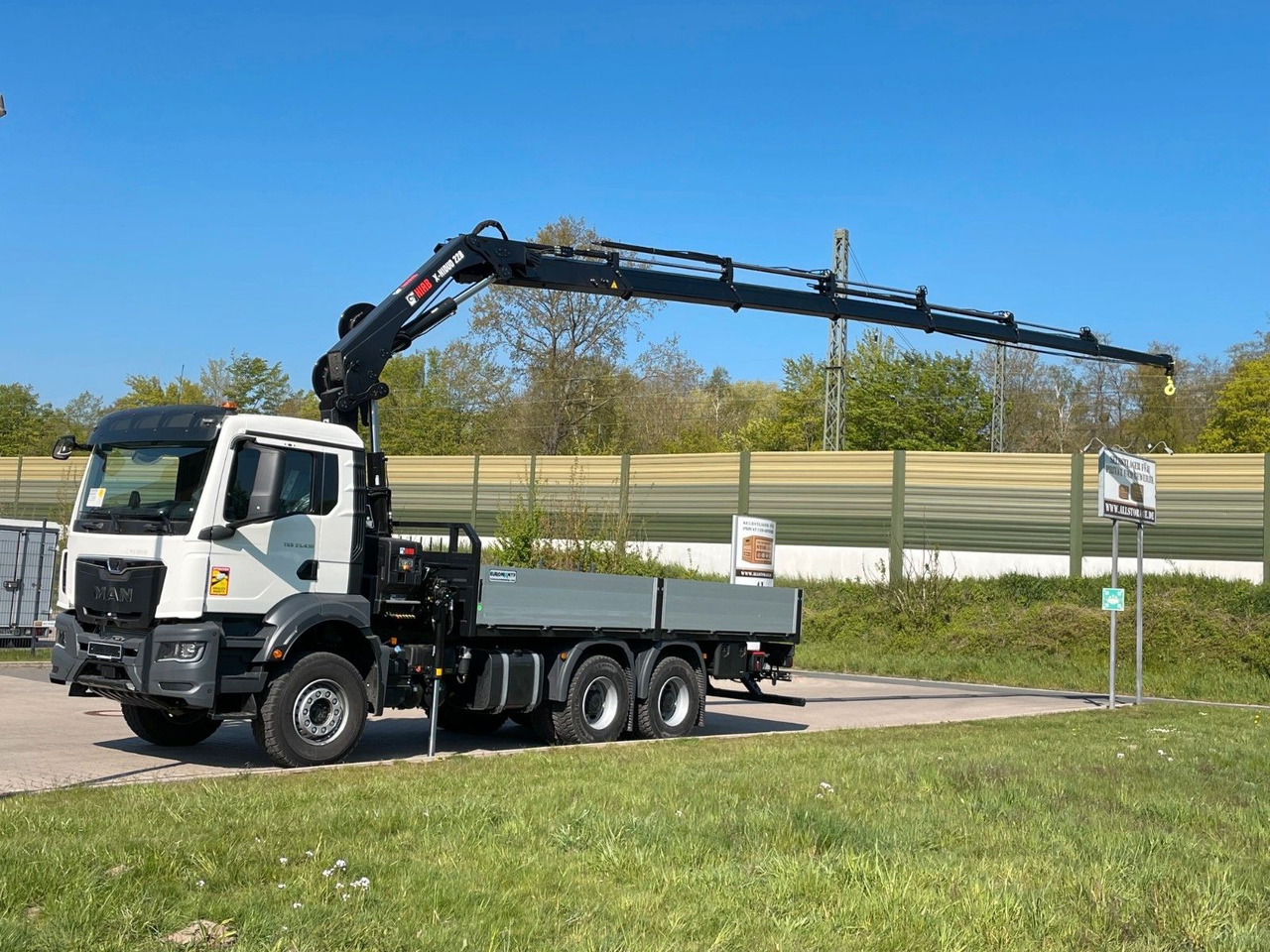 MAN TGS 33.440 6x4 HIAB 228-6 - Kamion me vinç: foto 1 MAN TGS 33.440 6x4 HIAB 228-6 - Kamion me vinç: foto 1