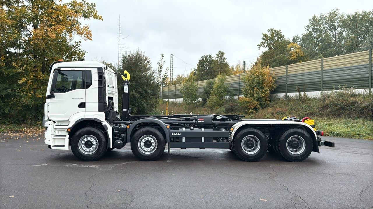 MAN TGS 35.480 8x4 Euro6e Hiab MultLift Abrollkipper - Kamion vetëngarkues, Kamion me vinç: foto 2 MAN TGS 35.480 8x4 Euro6e Hiab MultLift Abrollkipper - Kamion vetëngarkues, Kamion me vinç: foto 2