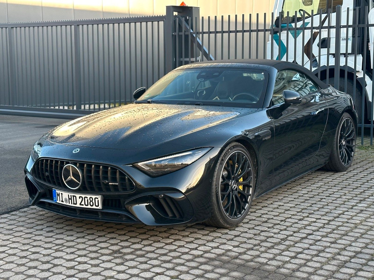 Mercedes-Benz SL 63 AMG Mercedes-AMG SL 63 4MATIC+ - Veturë: foto 1 Mercedes-Benz SL 63 AMG Mercedes-AMG SL 63 4MATIC+ - Veturë: foto 1