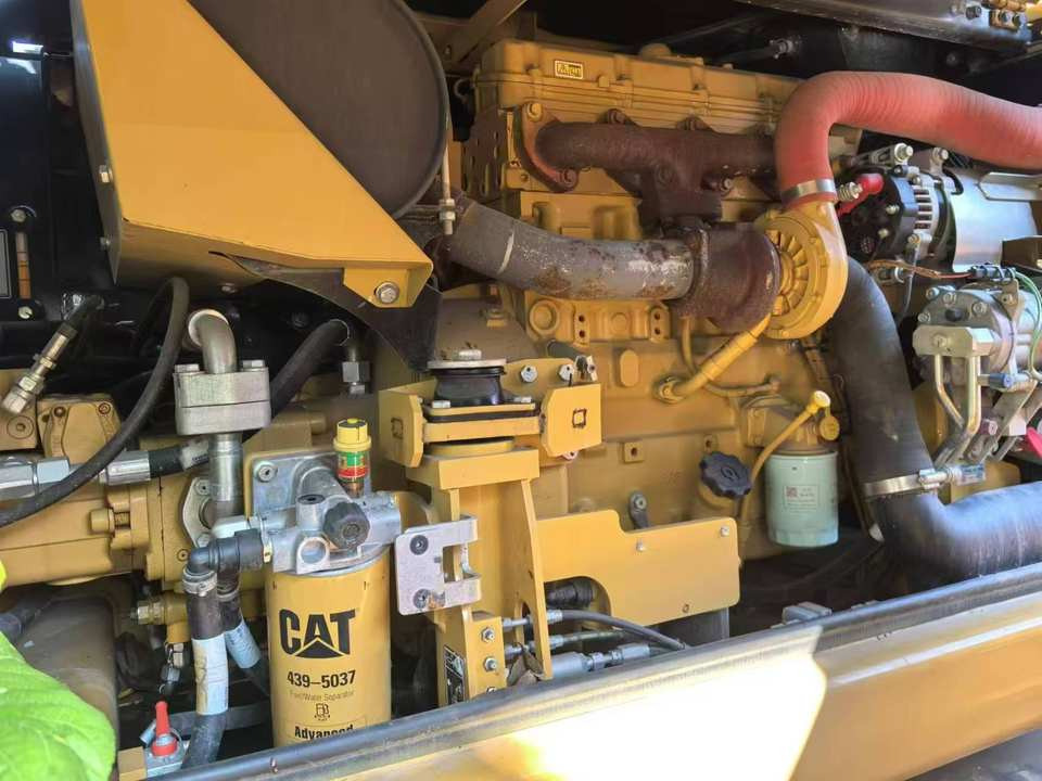 Beautiful High Quality Second-Hand CAT M315D2 Wheel Excavator Used Digger Machinery Engine After-sales Warranty Service - Ekskavator me goma: foto 4 Beautiful High Quality Second-Hand CAT M315D2 Wheel Excavator Used Digger Machinery Engine After-sales Warranty Service - Ekskavator me goma: foto 4