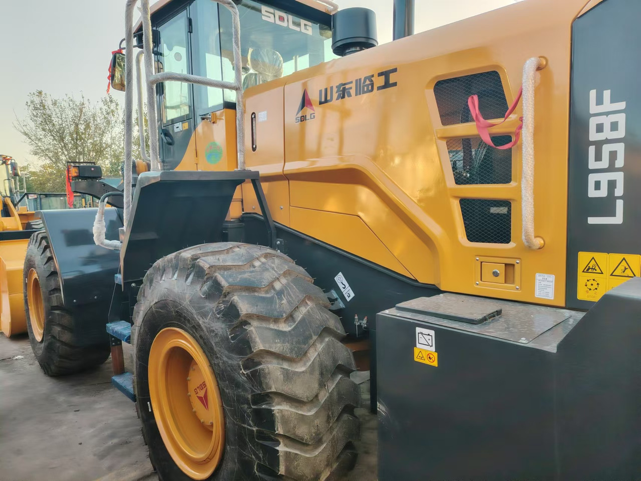 CATERPILLAR LG958F - Fadrom me goma: foto 3 CATERPILLAR LG958F - Fadrom me goma: foto 3