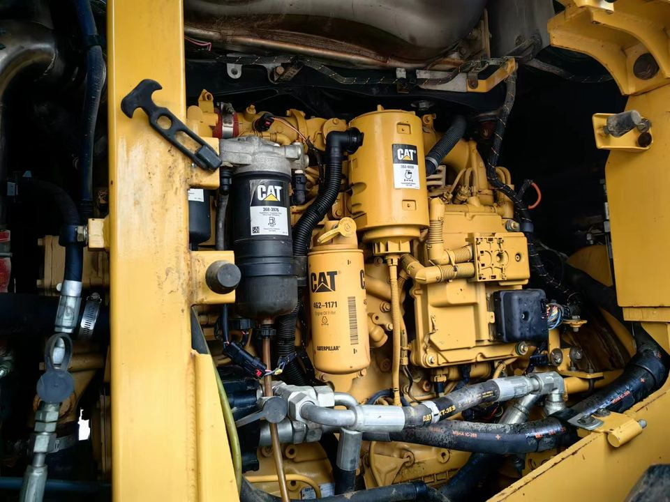 Low Price Sale! Used CAT 950GC Wheel Loader Original Front End Loader 950GC Loader in Shanghai China - Fadrom me goma: foto 3 Low Price Sale! Used CAT 950GC Wheel Loader Original Front End Loader 950GC Loader in Shanghai China - Fadrom me goma: foto 3