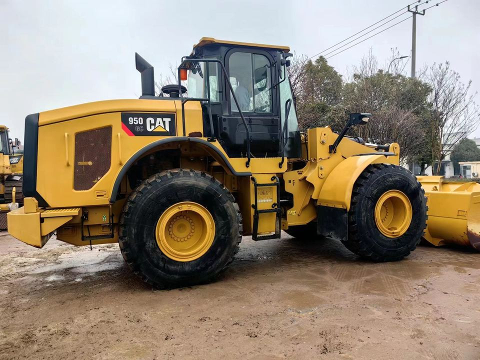 Low Price Sale! Used CAT 950GC Wheel Loader Original Front End Loader 950GC Loader in Shanghai China - Fadrom me goma: foto 4 Low Price Sale! Used CAT 950GC Wheel Loader Original Front End Loader 950GC Loader in Shanghai China - Fadrom me goma: foto 4