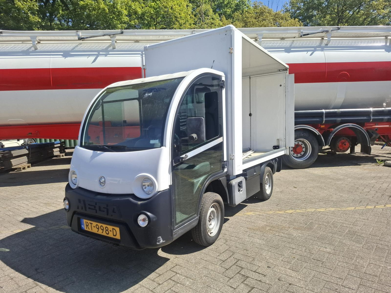 Aixam Mega E-Worker Elektrische Bakwagen RT-998-D - Karrocë golfi: foto 1 Aixam Mega E-Worker Elektrische Bakwagen RT-998-D - Karrocë golfi: foto 1