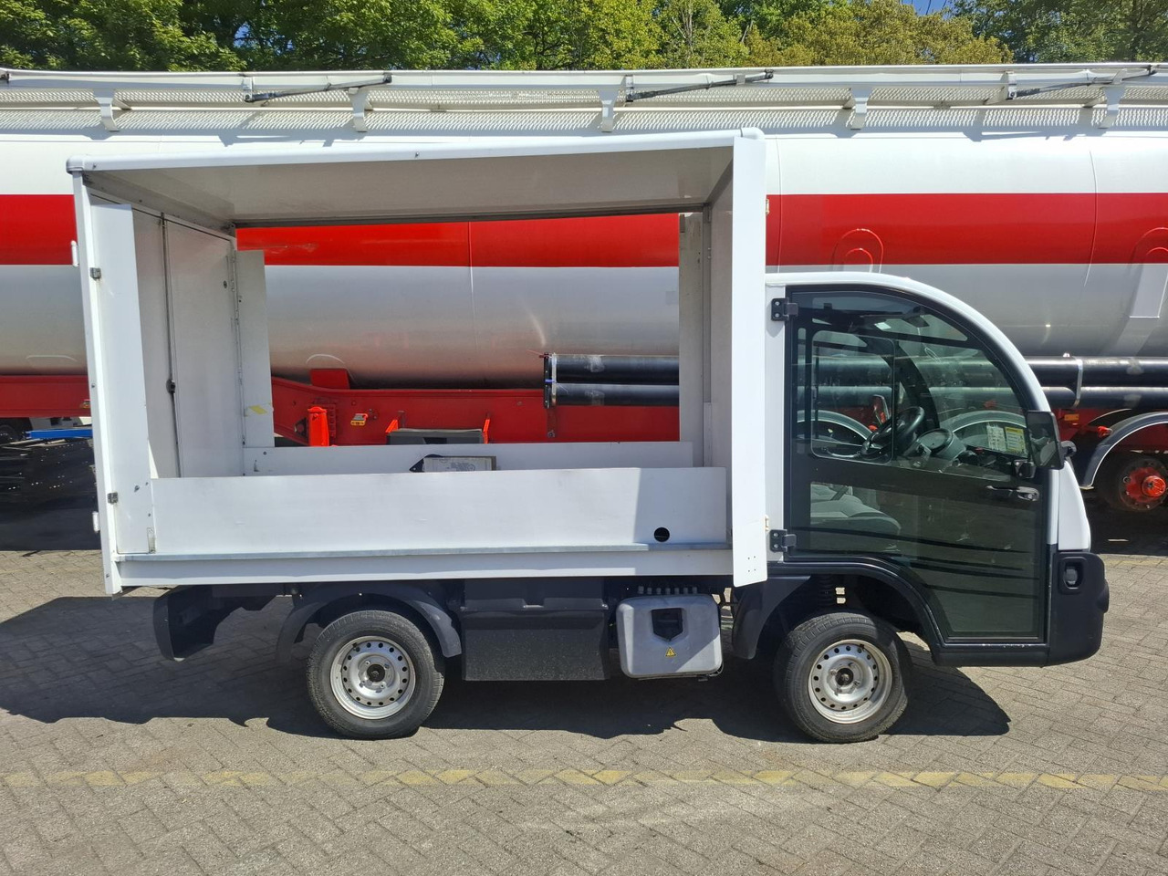 Aixam Mega E-Worker Elektrische Bakwagen RV-606-R - Karrocë golfi: foto 3 Aixam Mega E-Worker Elektrische Bakwagen RV-606-R - Karrocë golfi: foto 3