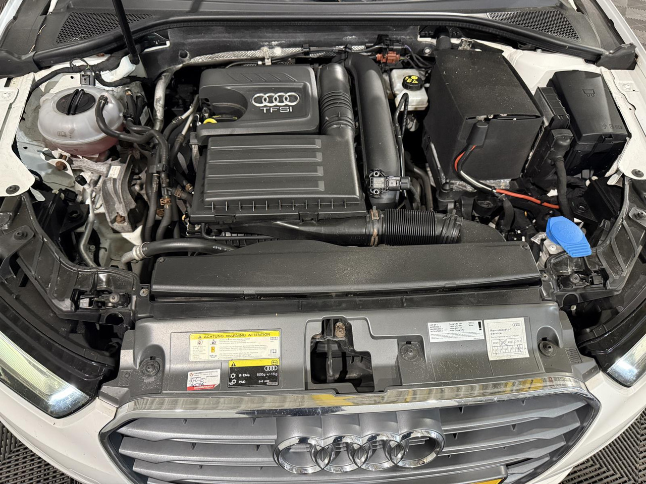Audi | A3 Limousine | 1.4 TFSI Attraction Pro Line Plus Automaat | 2016 | 256.538 km | PT353Z | Geen oordeel - Sedan: foto 3 Audi | A3 Limousine | 1.4 TFSI Attraction Pro Line Plus Automaat | 2016 | 256.538 km | PT353Z | Geen oordeel - Sedan: foto 3