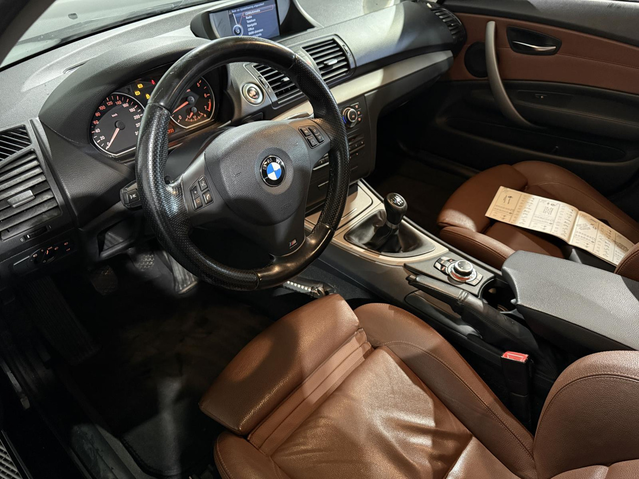 BMW | 1-serie | 116i EffDyn. Ed. Business Line Ultimate Edition | 2011 | 263.221 km | 05RHG5 | Logisch - Hatchback: foto 3 BMW | 1-serie | 116i EffDyn. Ed. Business Line Ultimate Edition | 2011 | 263.221 km | 05RHG5 | Logisch - Hatchback: foto 3