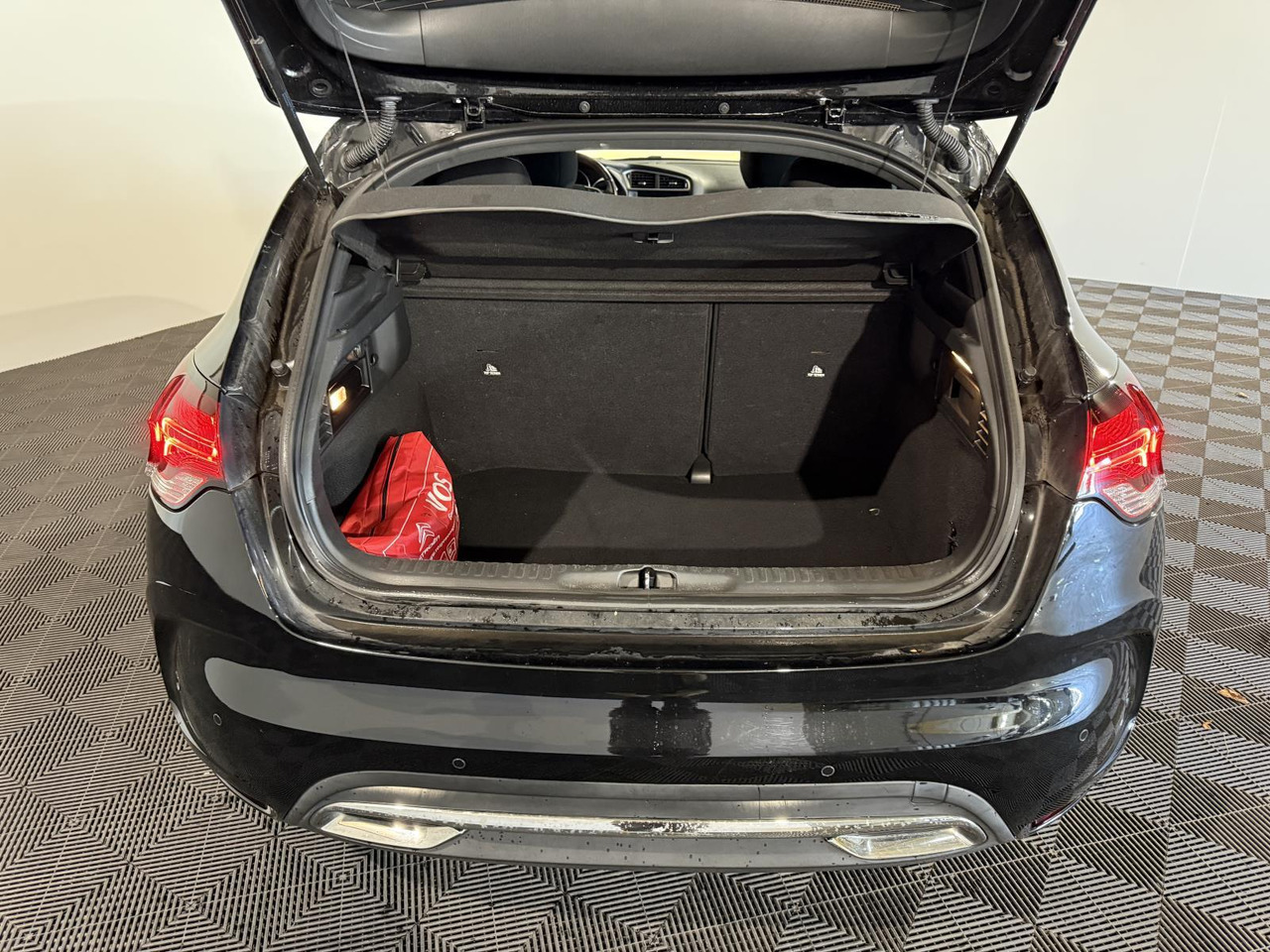DS 4 1.2 PureTech Business JN-710-B 154.325 km - Veturë: foto 2 DS 4 1.2 PureTech Business JN-710-B 154.325 km - Veturë: foto 2