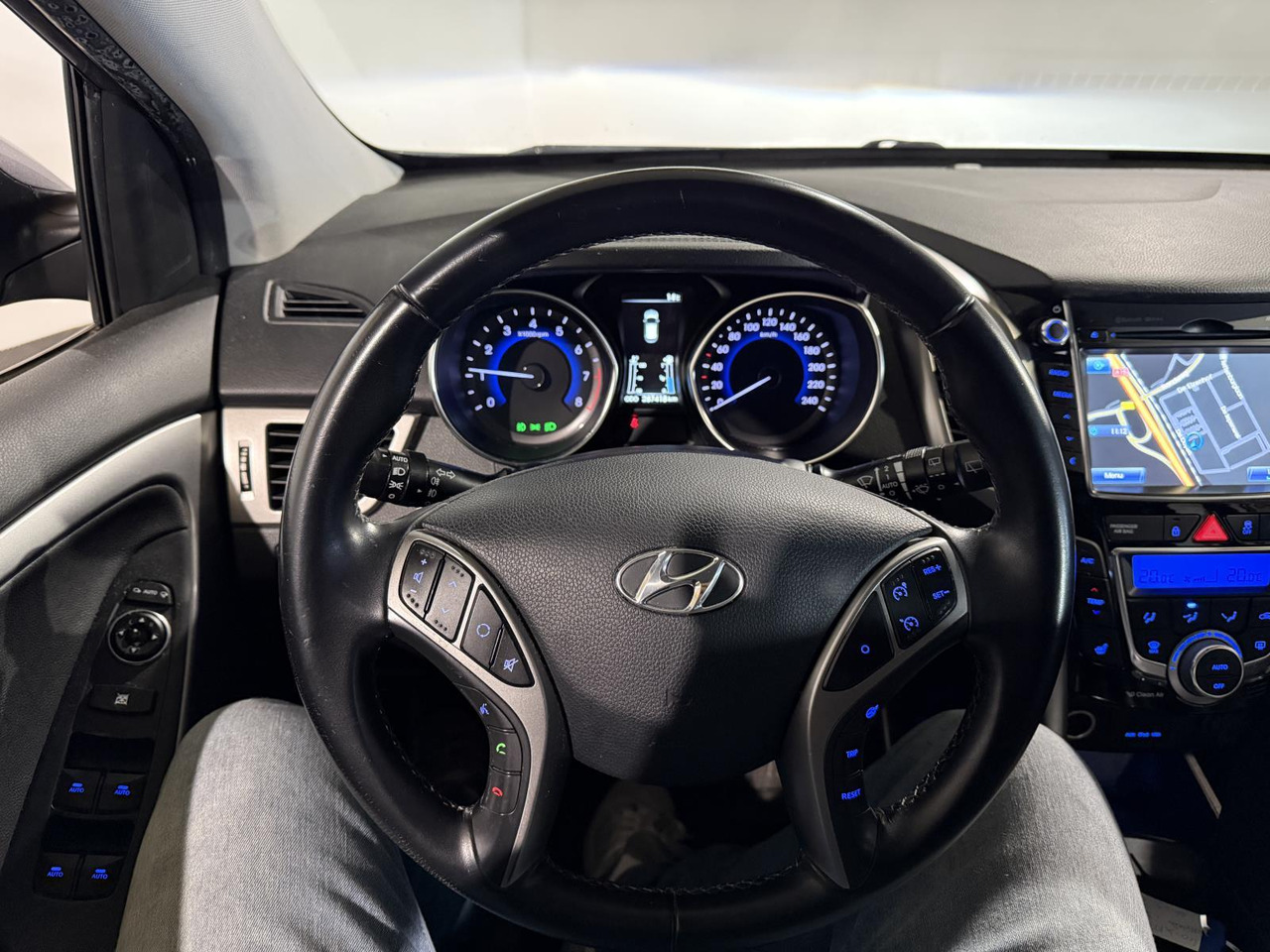 Hyundai | i30 | 1.6 GDI i-Catcher | 2012 | 287.418 km | 40XFT1 | Logisch - Hatchback: foto 3 Hyundai | i30 | 1.6 GDI i-Catcher | 2012 | 287.418 km | 40XFT1 | Logisch - Hatchback: foto 3