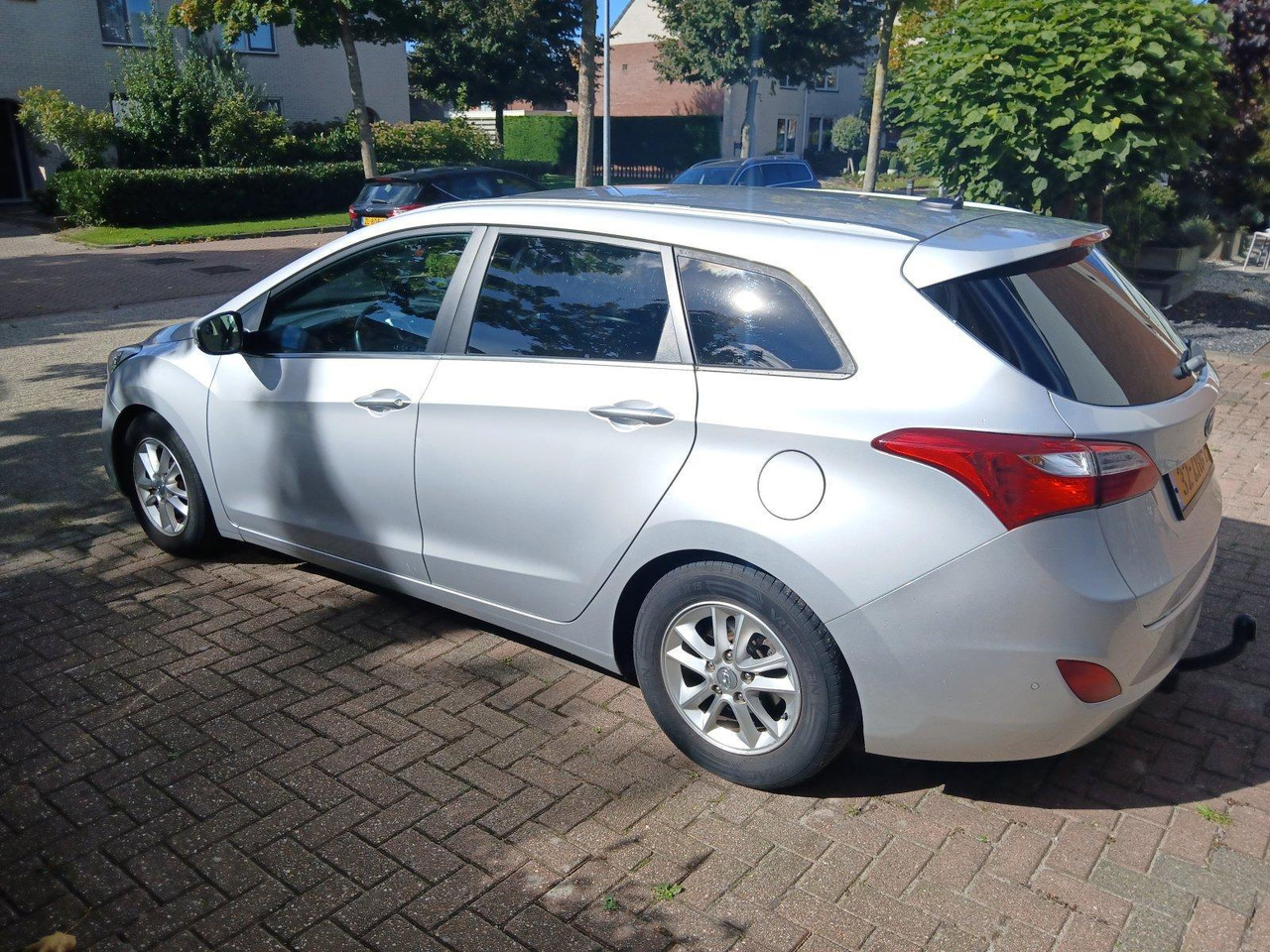 Hyundai | i30 Wagon | 1.6 GDI Business Edition | 2012 | 232.039 km | 32ZHB2 | Logisch - Veturë: foto 3 Hyundai | i30 Wagon | 1.6 GDI Business Edition | 2012 | 232.039 km | 32ZHB2 | Logisch - Veturë: foto 3