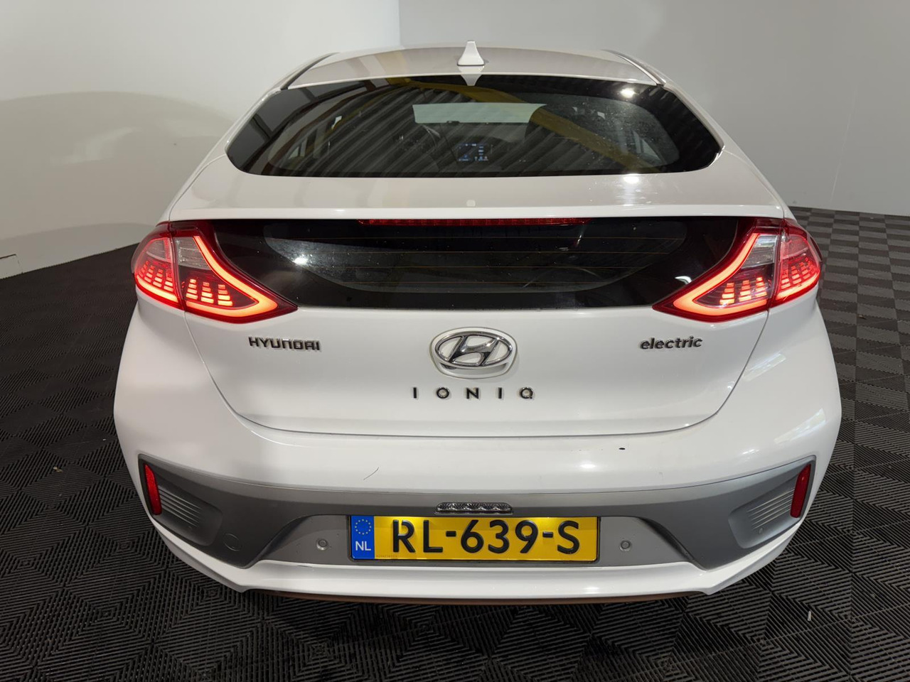 Kia | Stonic | 1.0 T-GDi DynamicLine | 2018 | 230.603 km | RL369S | Logisch - SUV: foto 2 Kia | Stonic | 1.0 T-GDi DynamicLine | 2018 | 230.603 km | RL369S | Logisch - SUV: foto 2