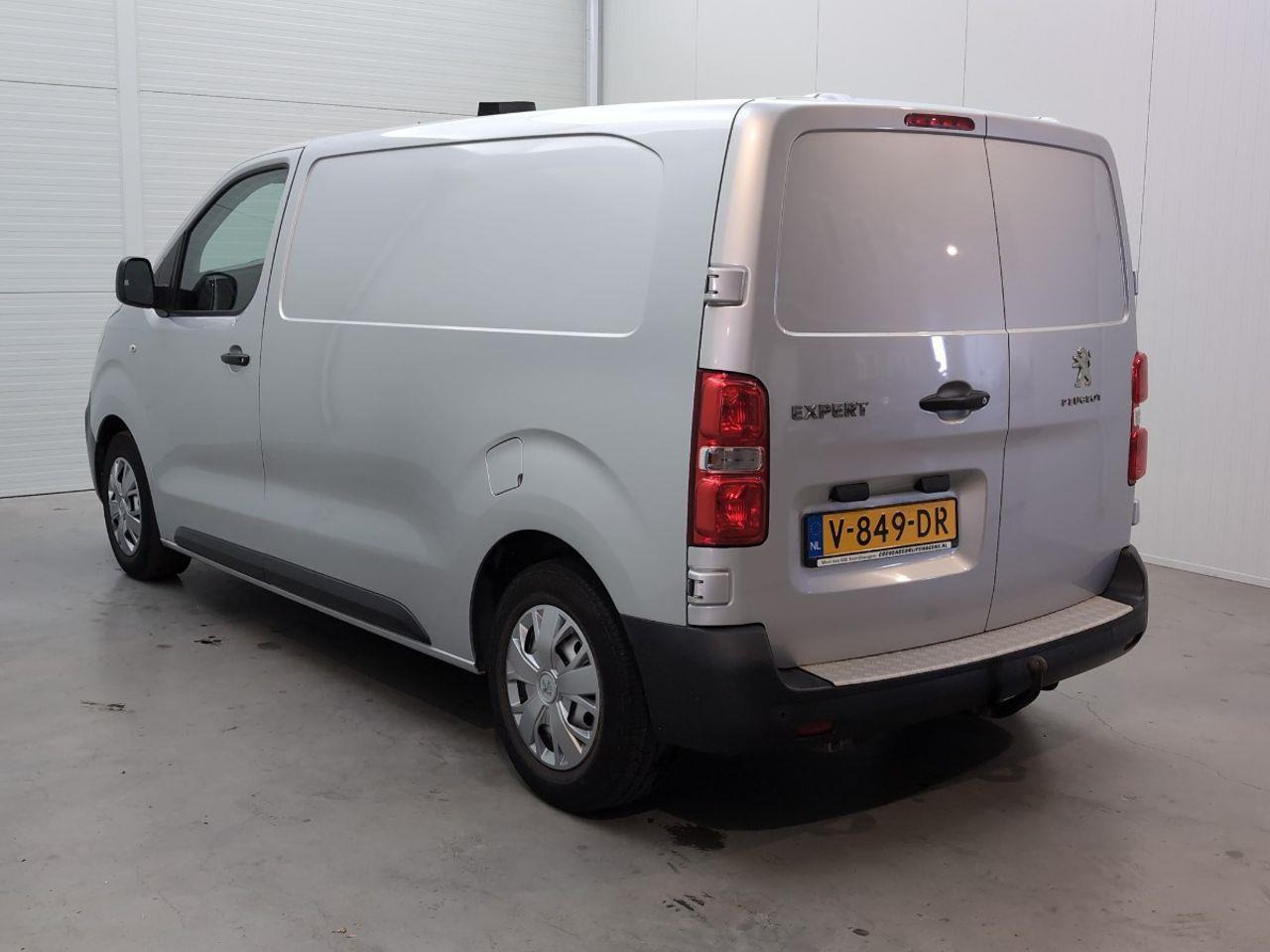 Peugeot Expert 226S 1.6 BlueHDI 95 Pro | 2017 | 143.314 km | V849DR | NAP: Logisch - Makineritë e tjera: foto 3 Peugeot Expert 226S 1.6 BlueHDI 95 Pro | 2017 | 143.314 km | V849DR | NAP: Logisch - Makineritë e tjera: foto 3