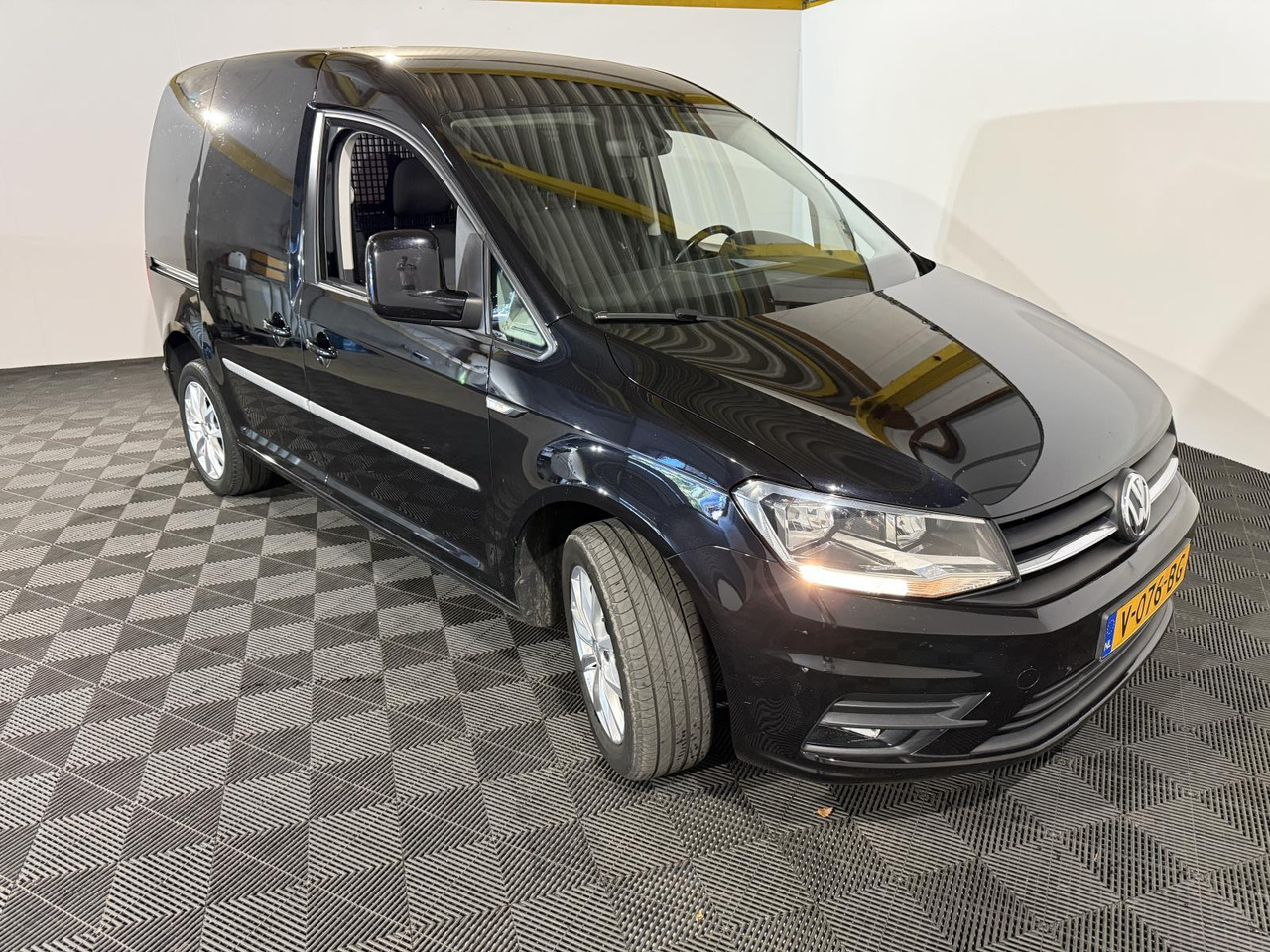 Volkswagen | Caddy | 2.0 TDI L1H1 BMT Highline | 2016 | 164.766 km | V076BG | Logisch - Makineritë e tjera: foto 3 Volkswagen | Caddy | 2.0 TDI L1H1 BMT Highline | 2016 | 164.766 km | V076BG | Logisch - Makineritë e tjera: foto 3