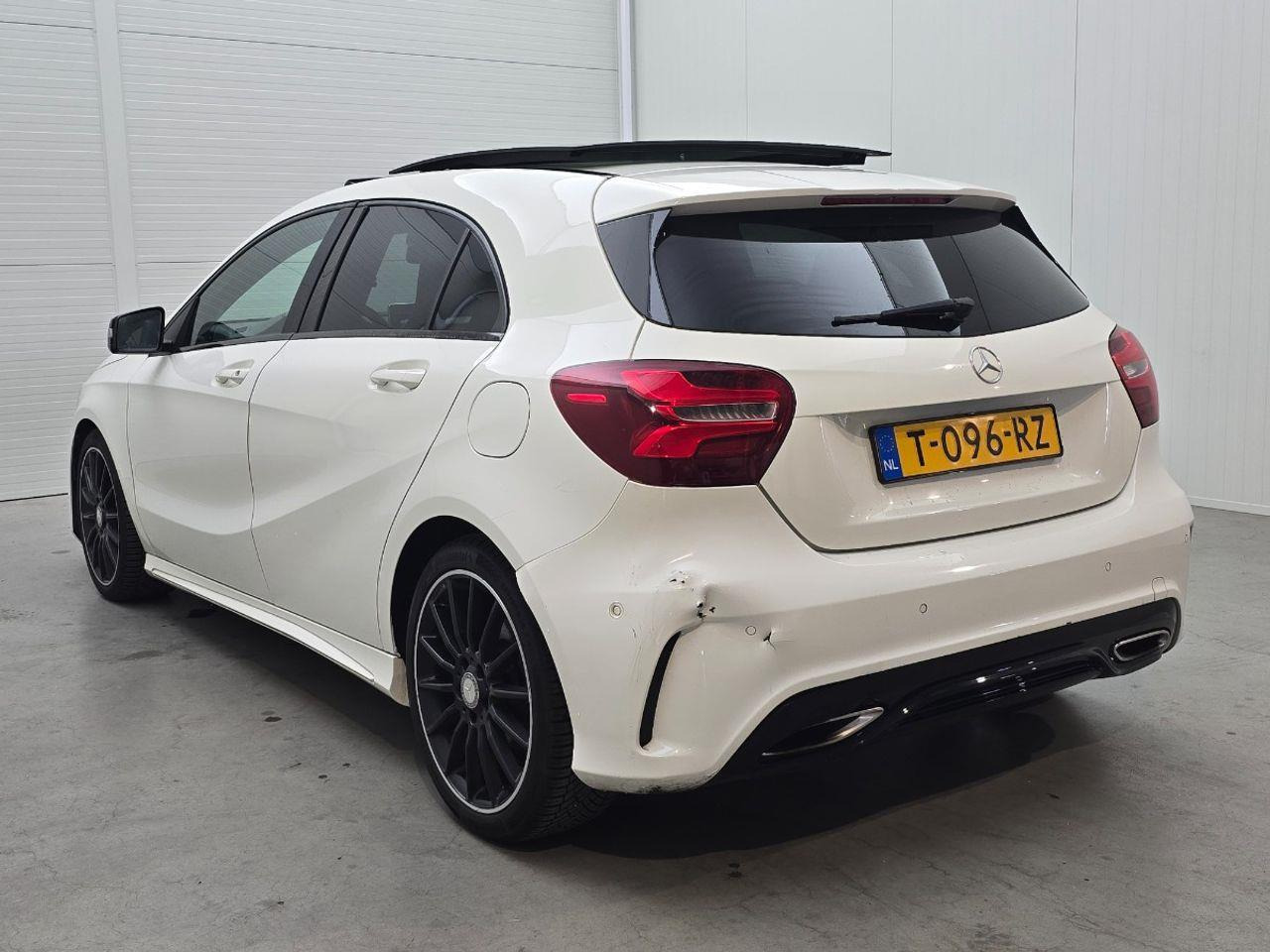 Mercedes - Benz A - klasse 200 Ambition | 2016 | 173.260 km | Automaat | T096RZ | NAP: Geen oordeel - Hatchback: foto 3 Mercedes - Benz A - klasse 200 Ambition | 2016 | 173.260 km | Automaat | T096RZ | NAP: Geen oordeel - Hatchback: foto 3