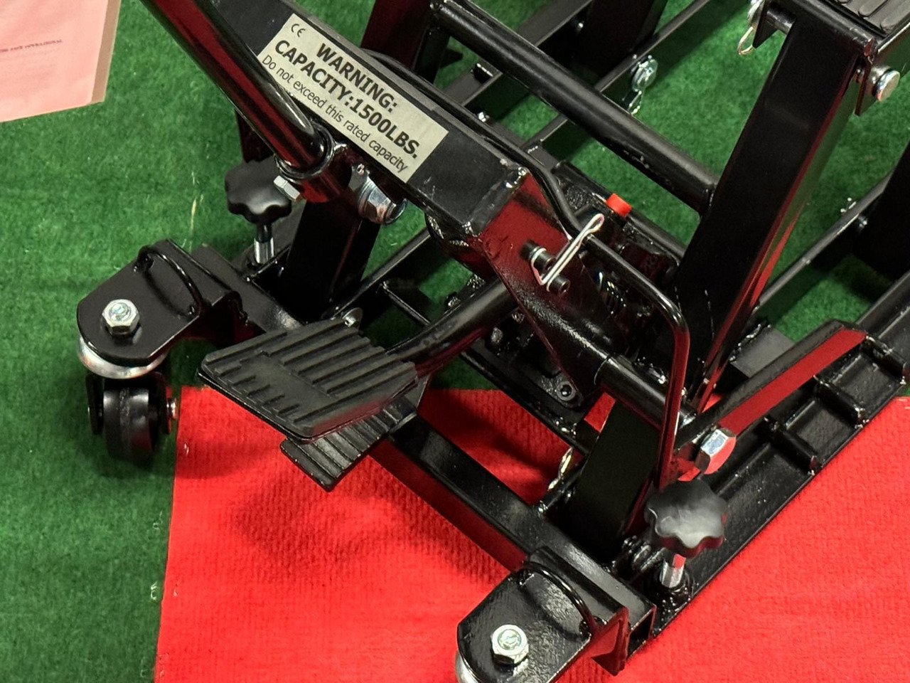 Motorlift UltraToolz, X - Pajisjet e ofiçinës: foto 4 Motorlift UltraToolz, X - Pajisjet e ofiçinës: foto 4