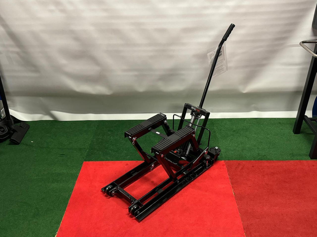 Motorlift UltraToolz, X - Pajisjet e ofiçinës: foto 1 Motorlift UltraToolz, X - Pajisjet e ofiçinës: foto 1