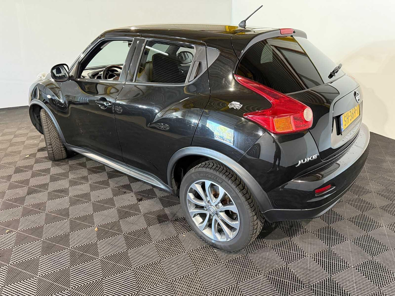 Nissan Juke 1.6 Tekna SH-369-T 215.081 km - Veturë: foto 2 Nissan Juke 1.6 Tekna SH-369-T 215.081 km - Veturë: foto 2