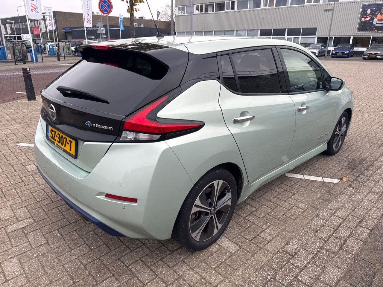 Nissan LEAF 2.ZERO EDITION 40 kWh | 2018 | 118.966 km | Automaat | SZ307T | NAP: Logisch - Hatchback: foto 4 Nissan LEAF 2.ZERO EDITION 40 kWh | 2018 | 118.966 km | Automaat | SZ307T | NAP: Logisch - Hatchback: foto 4