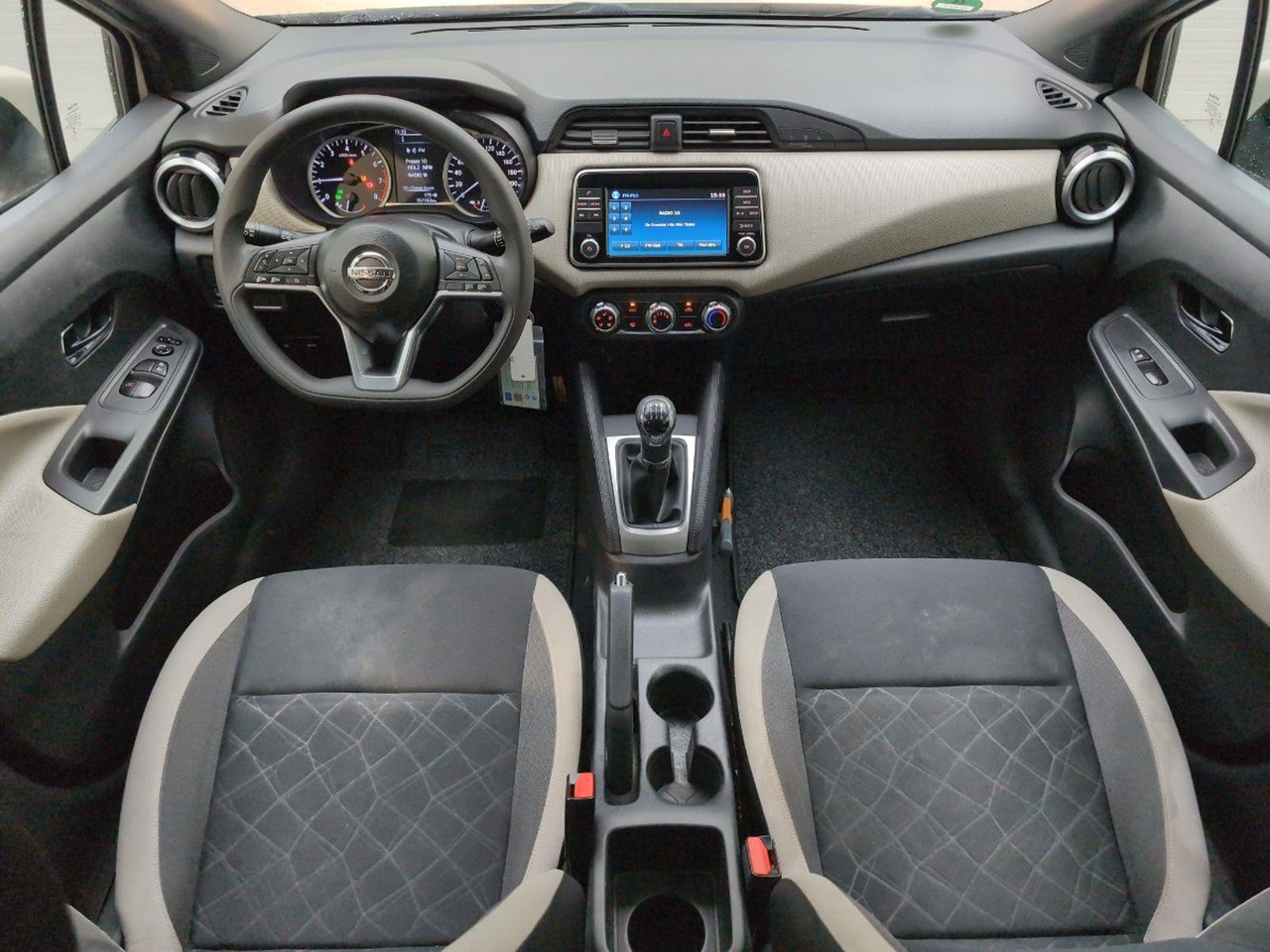 Nissan Micra 1.0L Acenta | 2017 | 157.353 km | PZ919R | NAP: Logisch - Hatchback: foto 5 Nissan Micra 1.0L Acenta | 2017 | 157.353 km | PZ919R | NAP: Logisch - Hatchback: foto 5