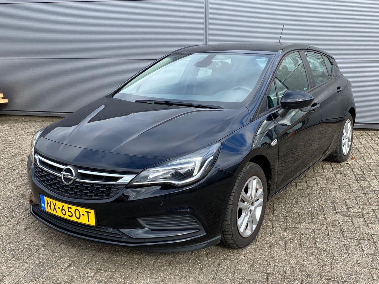 Opel Astra 1.0 Online Edition | 2017 | 112.576 km | NX650T | NAP: Logisch - Hatchback: foto 1 Opel Astra 1.0 Online Edition | 2017 | 112.576 km | NX650T | NAP: Logisch - Hatchback: foto 1