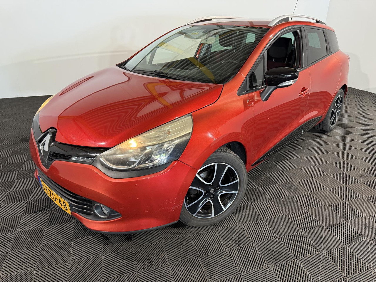 Veturë Renault | Clio Estate | 0.9 TCe Expression | 2013 | 217.223 km | 8KZD48 | Logisch: foto 1