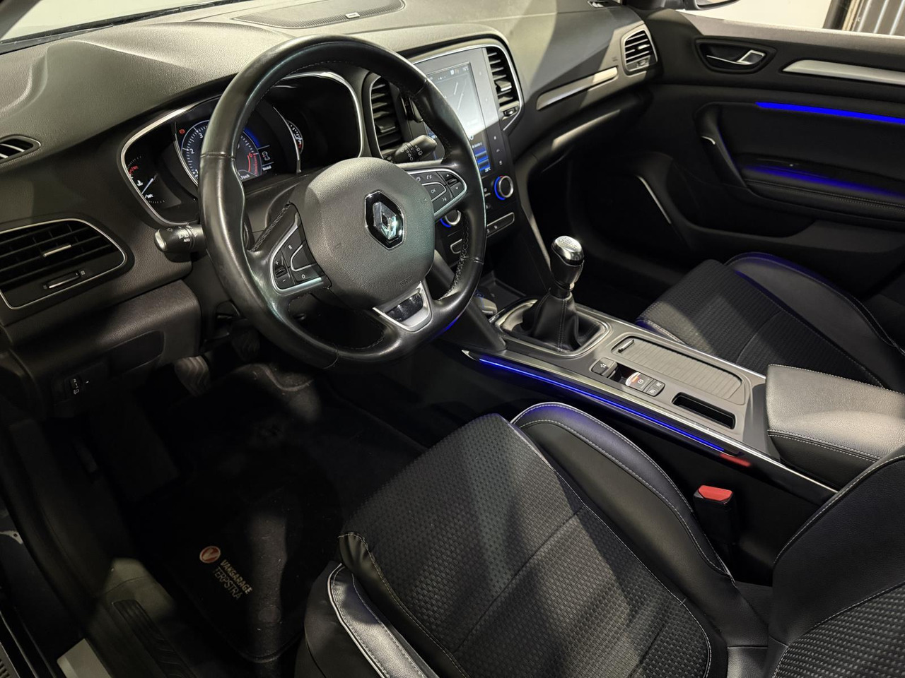 Renault | Mégane Estate | 1.2 TCe Bose | 2017 | 197.462 km | PP713F | Logisch - Veturë: foto 4 Renault | Mégane Estate | 1.2 TCe Bose | 2017 | 197.462 km | PP713F | Logisch - Veturë: foto 4
