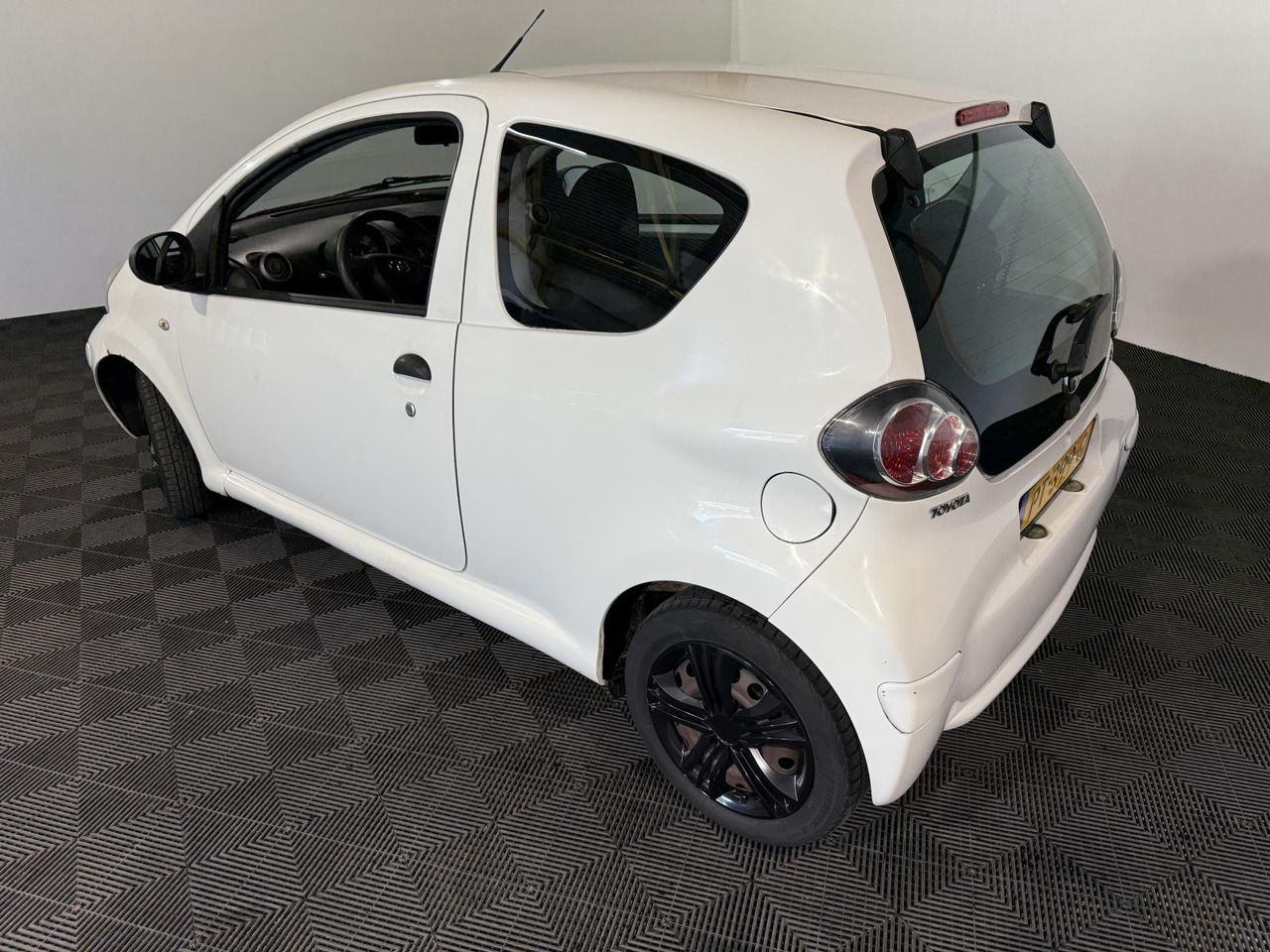 Veturë Toyota Aygo 1.0-12V Comfort PT-399-G 157.010 km: foto 6