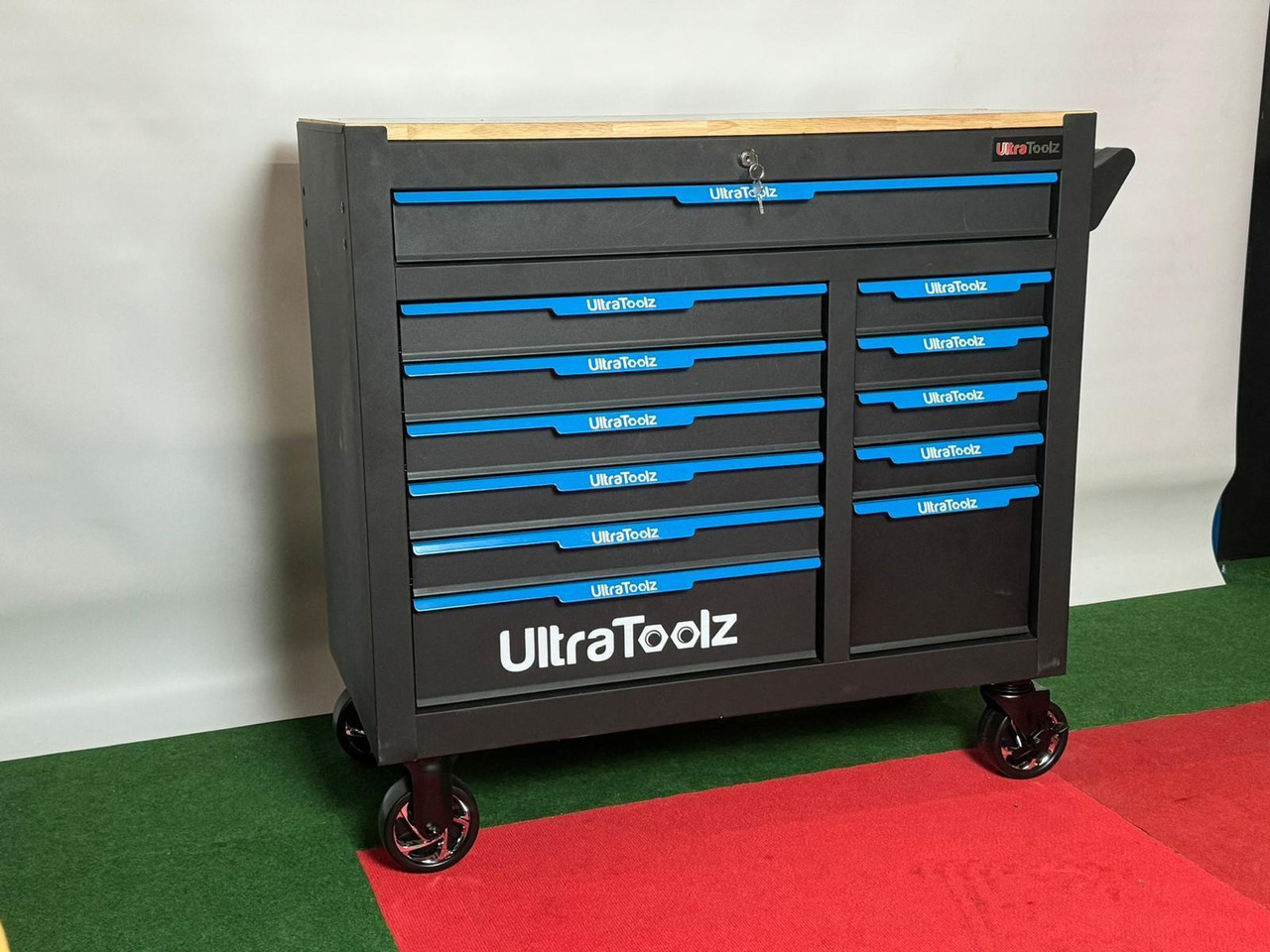 UltraToolz Jumbo gereedschapswagen - Pajisjet e ofiçinës: foto 1 UltraToolz Jumbo gereedschapswagen - Pajisjet e ofiçinës: foto 1