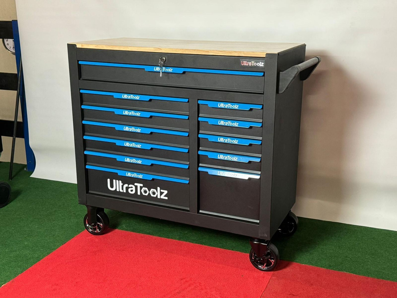 UltraToolz Jumbo gereedschapswagen - Pajisjet e ofiçinës: foto 2 UltraToolz Jumbo gereedschapswagen - Pajisjet e ofiçinës: foto 2