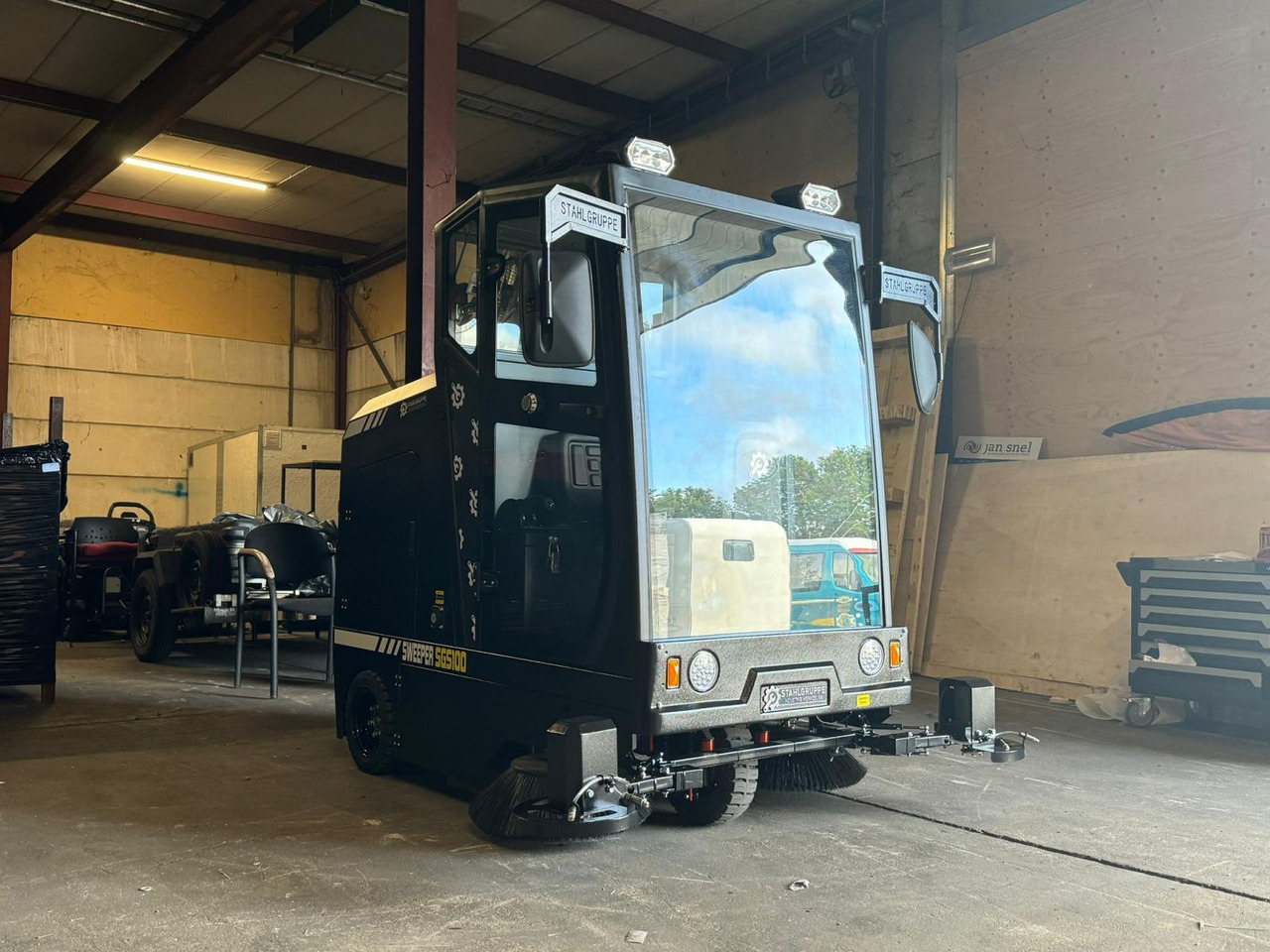 Veegmachine Stahlgruppe SGS100 - Pajisjet e ofiçinës: foto 1 Veegmachine Stahlgruppe SGS100 - Pajisjet e ofiçinës: foto 1