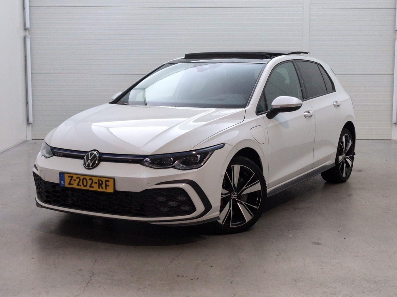 Volkswagen Golf 1.4 eHybrid GTE | 2022 | 76.195 km | Automaat | Z202RF | NAP: Geen oordeel - Hatchback: foto 1 Volkswagen Golf 1.4 eHybrid GTE | 2022 | 76.195 km | Automaat | Z202RF | NAP: Geen oordeel - Hatchback: foto 1