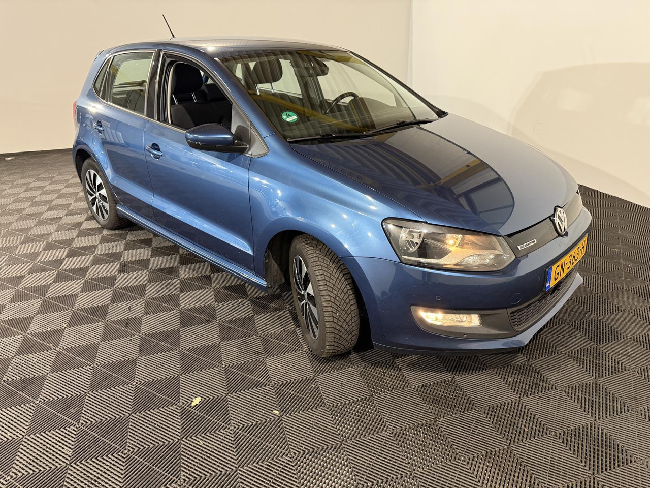 Volkswagen | Polo | 1.0 BlueMotion Edition | 2015 | 255.096 km | GN363H | Logisch - Hatchback: foto 2 Volkswagen | Polo | 1.0 BlueMotion Edition | 2015 | 255.096 km | GN363H | Logisch - Hatchback: foto 2