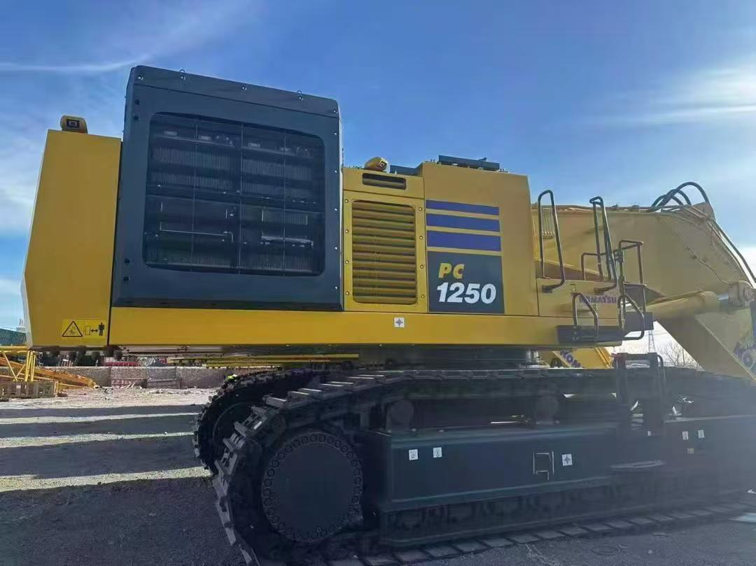 KOMATSU PC1250-11R - Ekskavator me zinxhirë: foto 1 KOMATSU PC1250-11R - Ekskavator me zinxhirë: foto 1