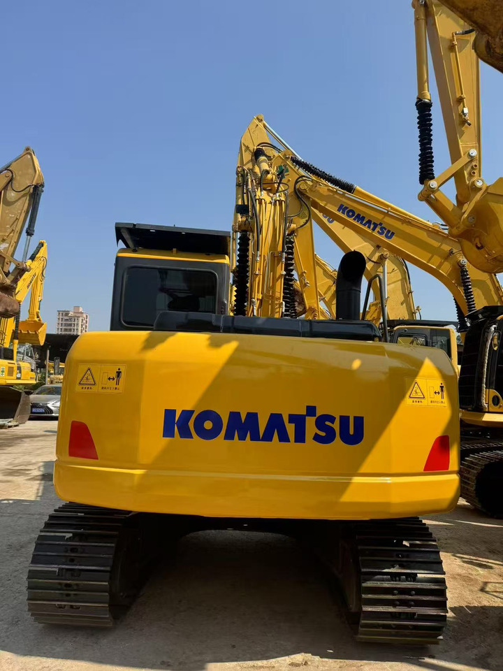 KOMATSU PC130-7 - Ekskavator me zinxhirë: foto 5 KOMATSU PC130-7 - Ekskavator me zinxhirë: foto 5