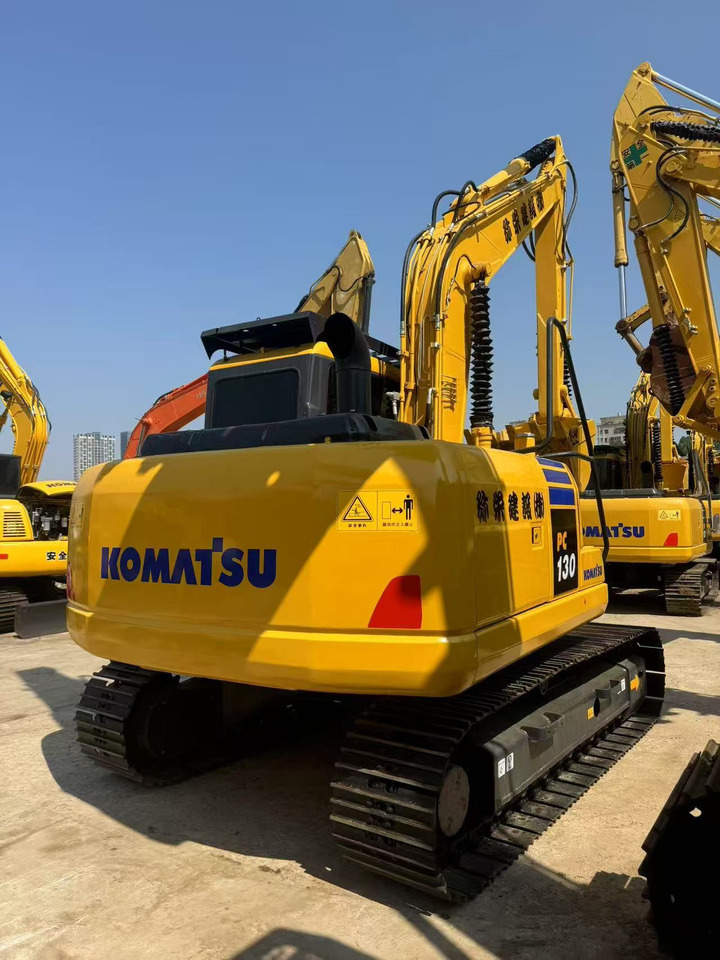 KOMATSU PC130-7 - Ekskavator me zinxhirë: foto 2 KOMATSU PC130-7 - Ekskavator me zinxhirë: foto 2