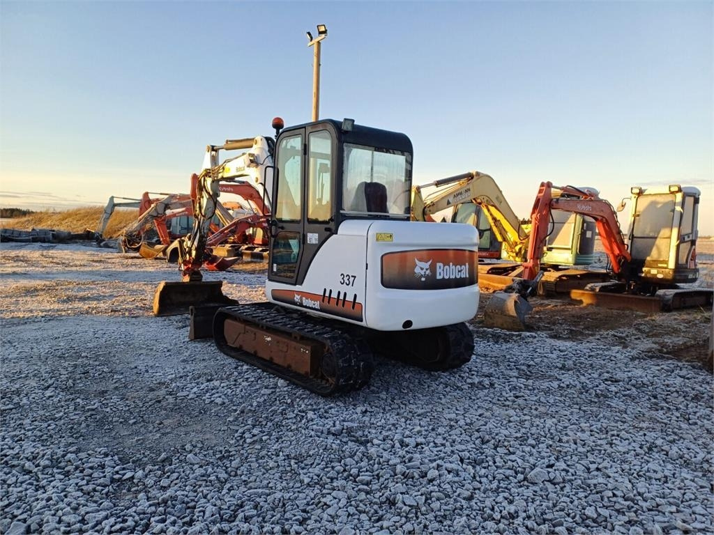 Bobcat 337D Kallistuvalla liittimellä - Miniekskavator: foto 4 Bobcat 337D Kallistuvalla liittimellä - Miniekskavator: foto 4