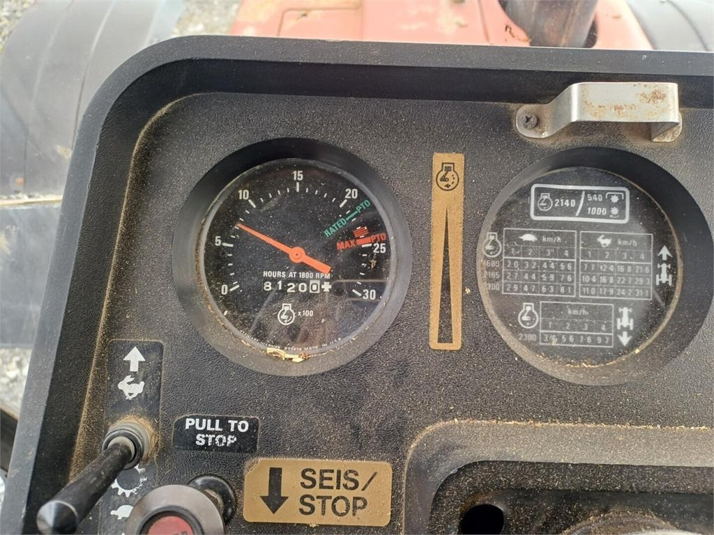 Traktor Case IH 685XL Hyvät renkaat.: foto 15