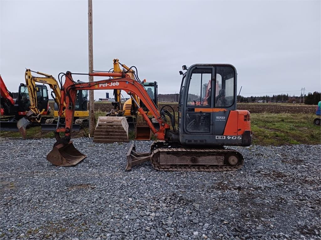 Pel-Job EB406 rautateloilla. Kolme kauhaa - Miniekskavator: foto 1 Pel-Job EB406 rautateloilla. Kolme kauhaa - Miniekskavator: foto 1