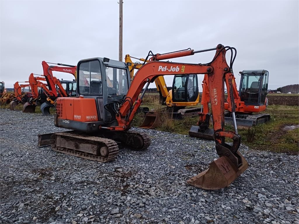 Pel-Job EB406 rautateloilla. Kolme kauhaa - Miniekskavator: foto 3 Pel-Job EB406 rautateloilla. Kolme kauhaa - Miniekskavator: foto 3