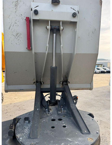 AUSA D 601 - Minshkarkues: foto 4 AUSA D 601 - Minshkarkues: foto 4