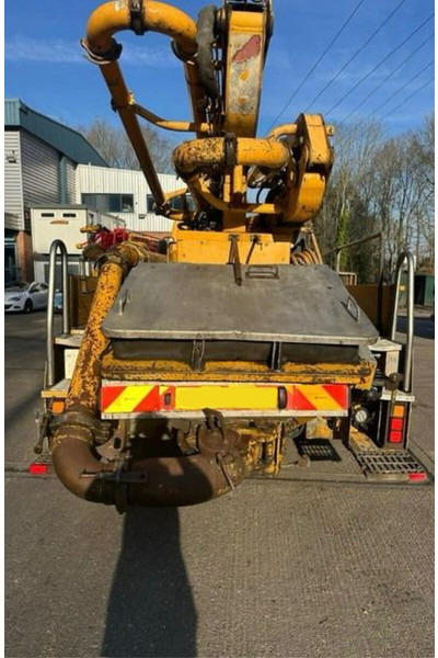 Mercedes-Benz Axor - Pompë stacionare betoni: foto 3 Mercedes-Benz Axor - Pompë stacionare betoni: foto 3