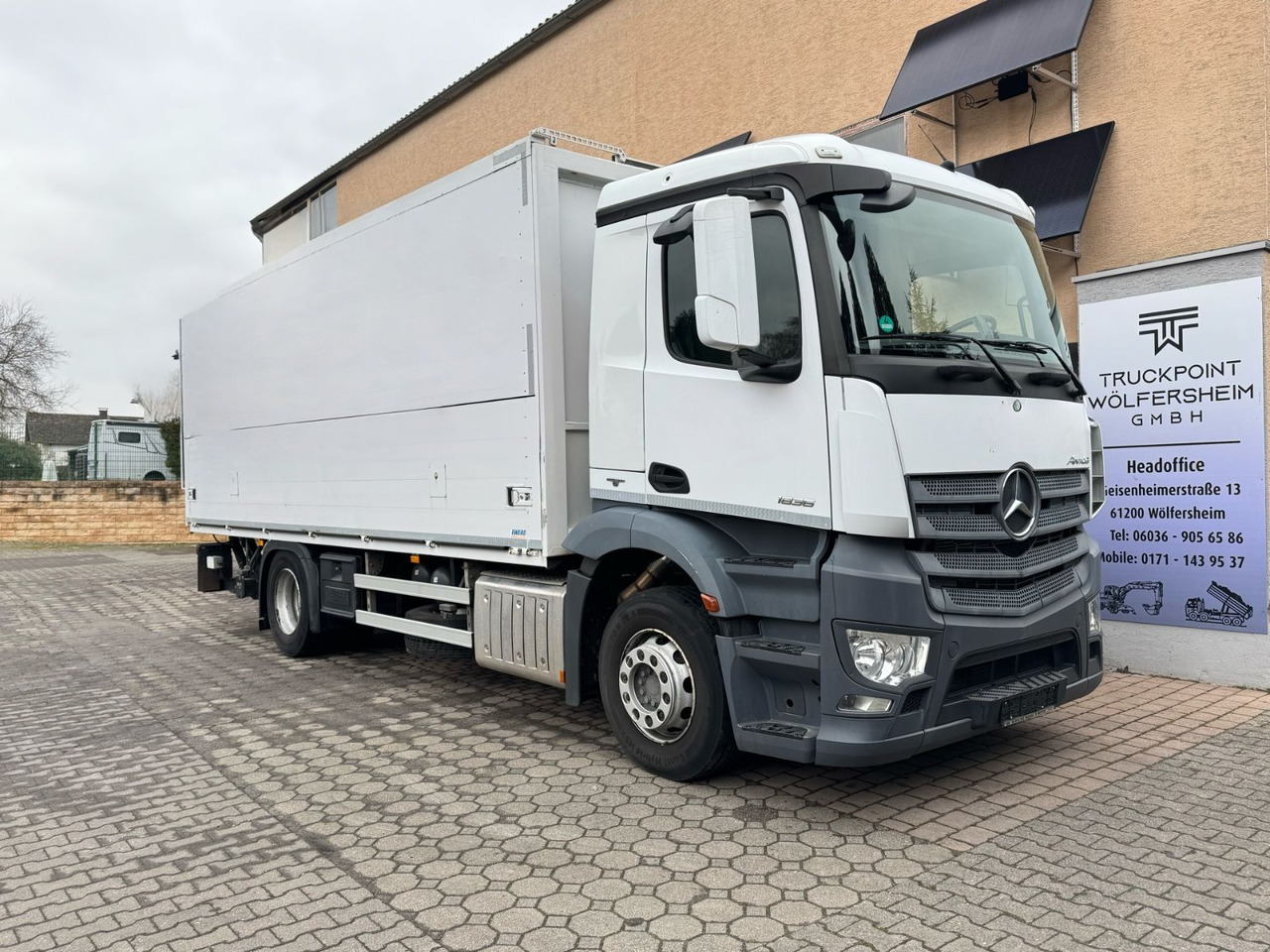 Mercedes-Benz Antos 1836L/4x2/2t.LBW/2xAHK/aus.1Hand/16.Pal. - Kamion pijesh: foto 1 Mercedes-Benz Antos 1836L/4x2/2t.LBW/2xAHK/aus.1Hand/16.Pal. - Kamion pijesh: foto 1