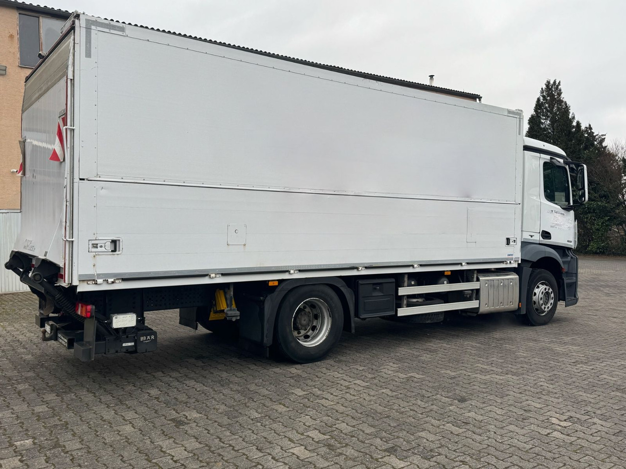 Mercedes-Benz Antos 1836L/4x2/2t.LBW/2xAHK/aus.1Hand/16.Pal. - Kamion pijesh: foto 4 Mercedes-Benz Antos 1836L/4x2/2t.LBW/2xAHK/aus.1Hand/16.Pal. - Kamion pijesh: foto 4
