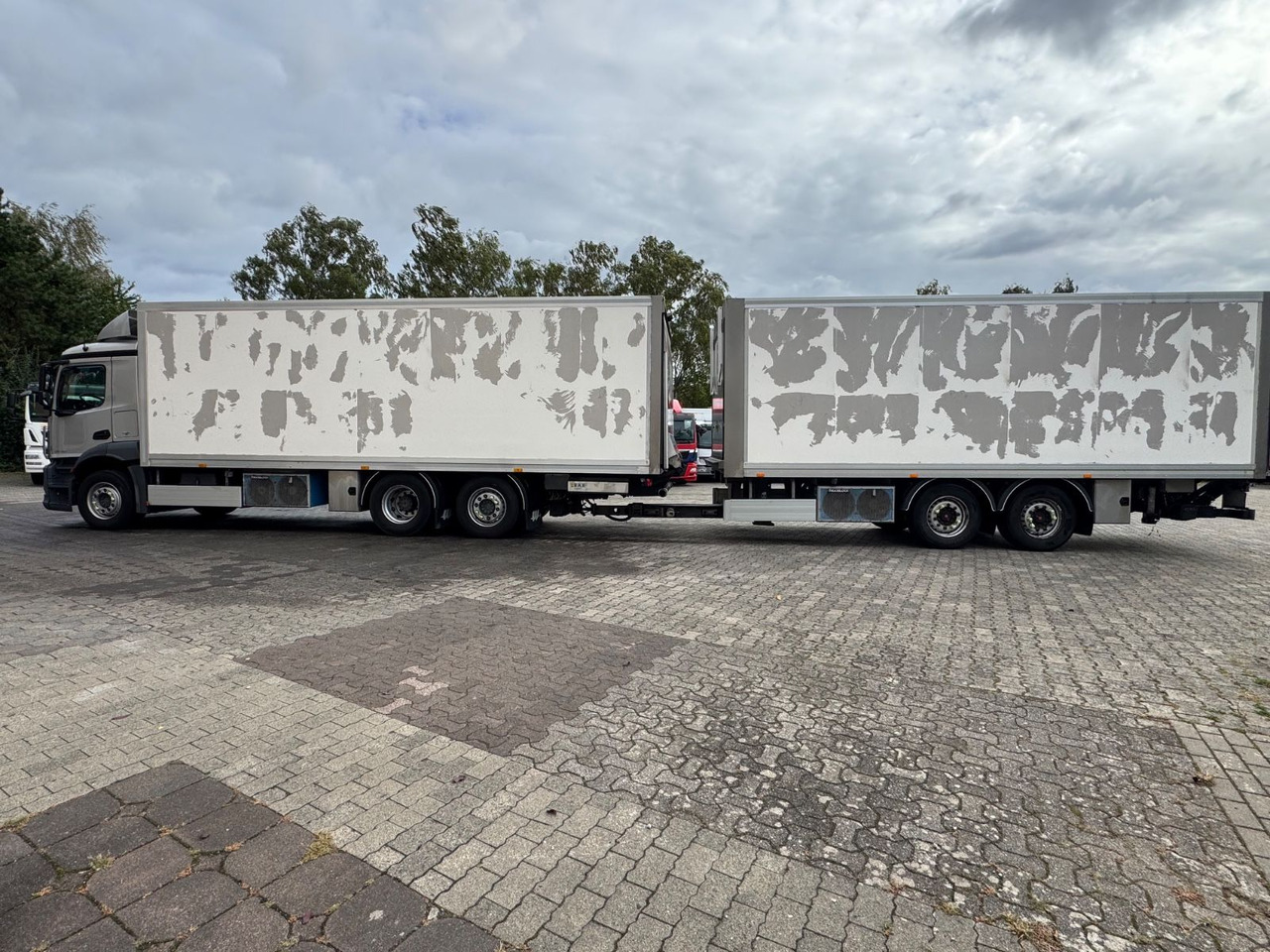 Mercedes-Benz Antos 2540/2xLBW/Kühlung-Defekt/5instock - Kamion frigorifer: foto 4 Mercedes-Benz Antos 2540/2xLBW/Kühlung-Defekt/5instock - Kamion frigorifer: foto 4