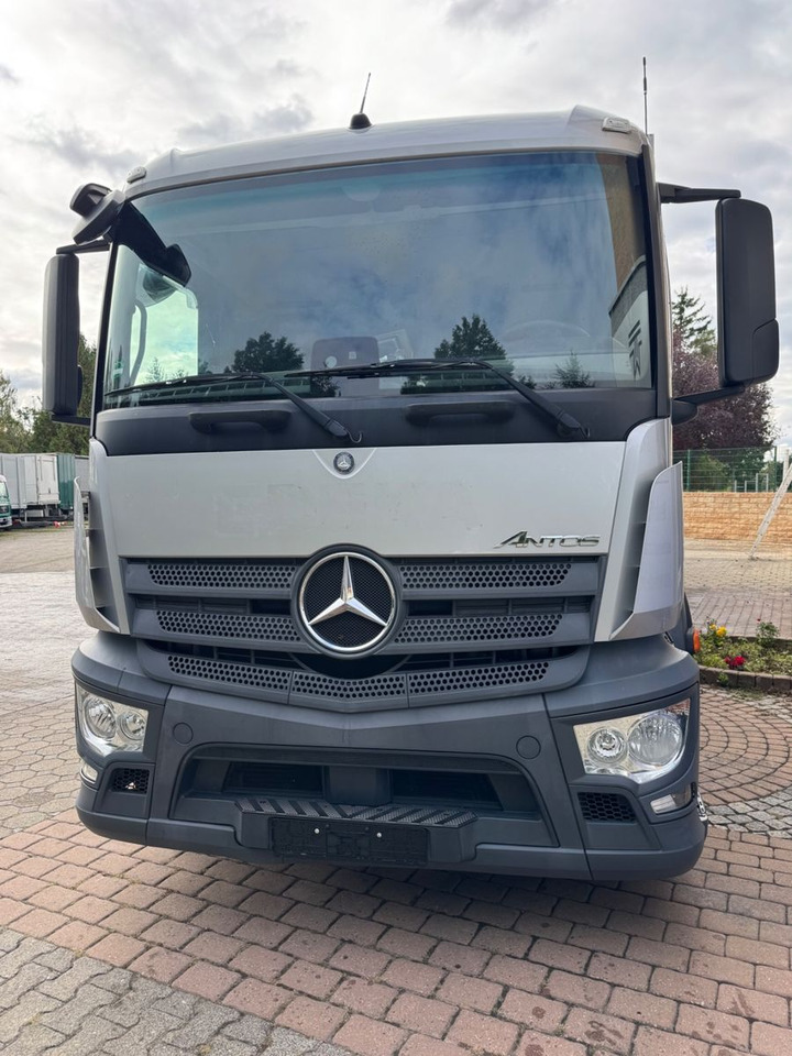 Mercedes-Benz Antos 2540/2xLBW/Kühlung-Defekt/5instock - Kamion frigorifer: foto 5 Mercedes-Benz Antos 2540/2xLBW/Kühlung-Defekt/5instock - Kamion frigorifer: foto 5