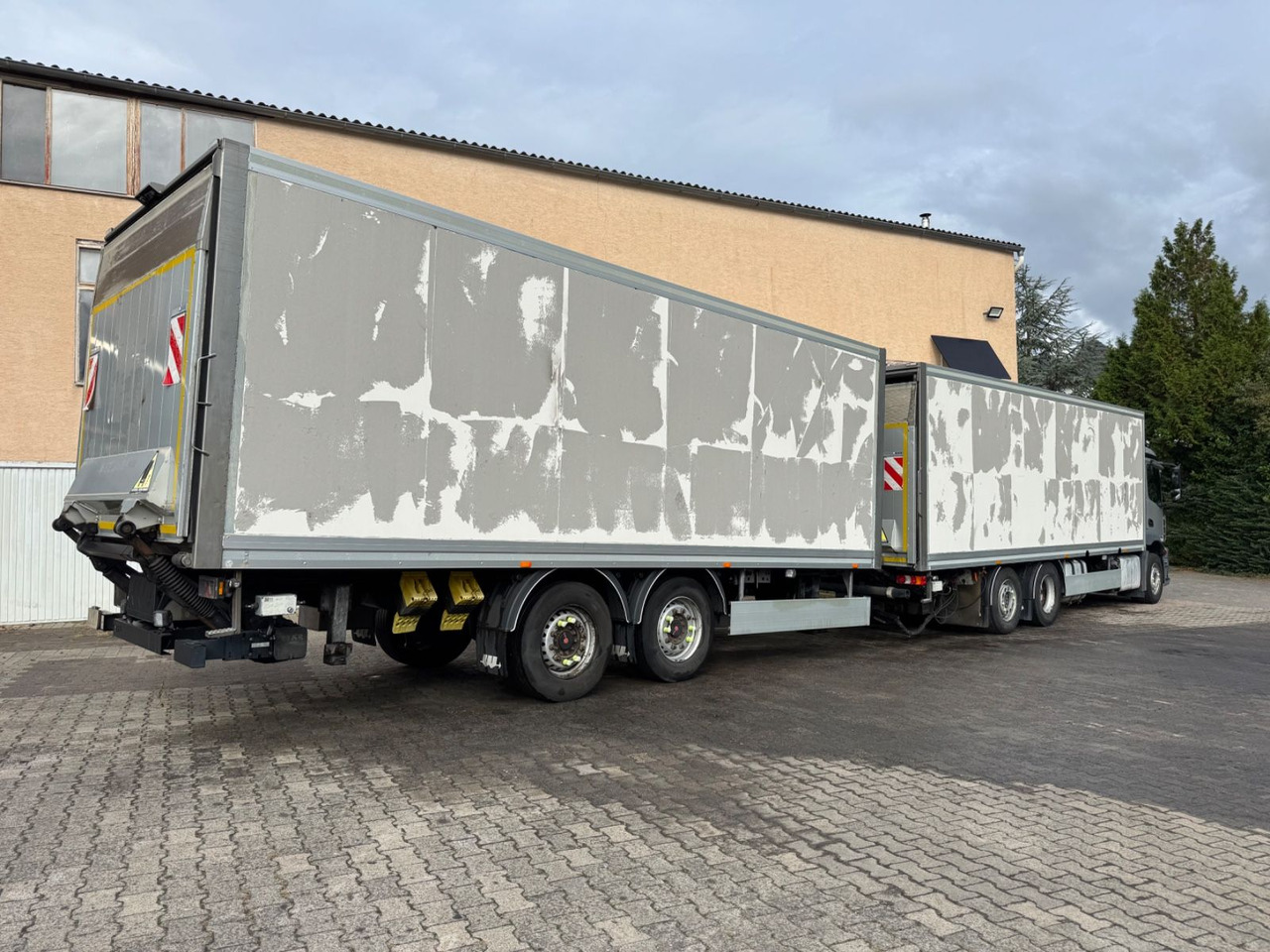Mercedes-Benz Antos 2540/2xLBW/Kühlung-Defekt/5instock - Kamion frigorifer: foto 3 Mercedes-Benz Antos 2540/2xLBW/Kühlung-Defekt/5instock - Kamion frigorifer: foto 3