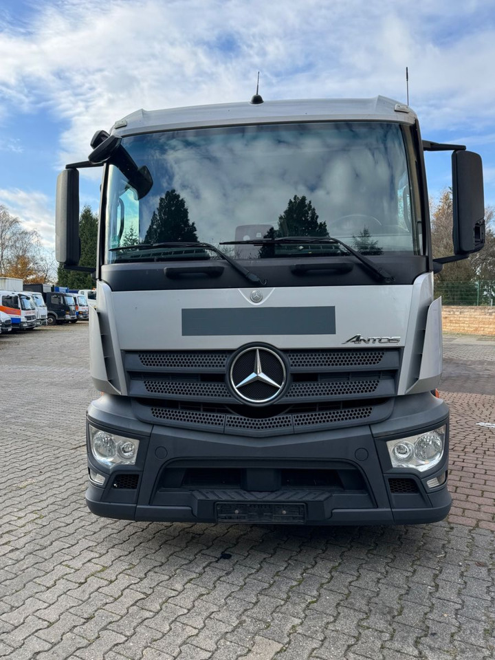 Mercedes-Benz Antos 2540/Durchladbar/2xLBW/Frigoblock/2instock - Kamion frigorifer: foto 4 Mercedes-Benz Antos 2540/Durchladbar/2xLBW/Frigoblock/2instock - Kamion frigorifer: foto 4