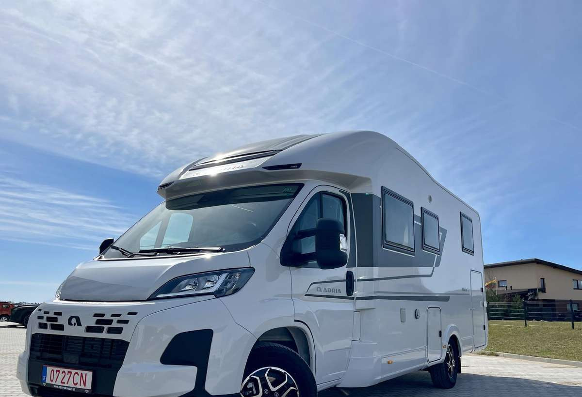 ADRIA Matrix Axess 650 SL - Kamper gjysmë i integruar: foto 2 ADRIA Matrix Axess 650 SL - Kamper gjysmë i integruar: foto 2
