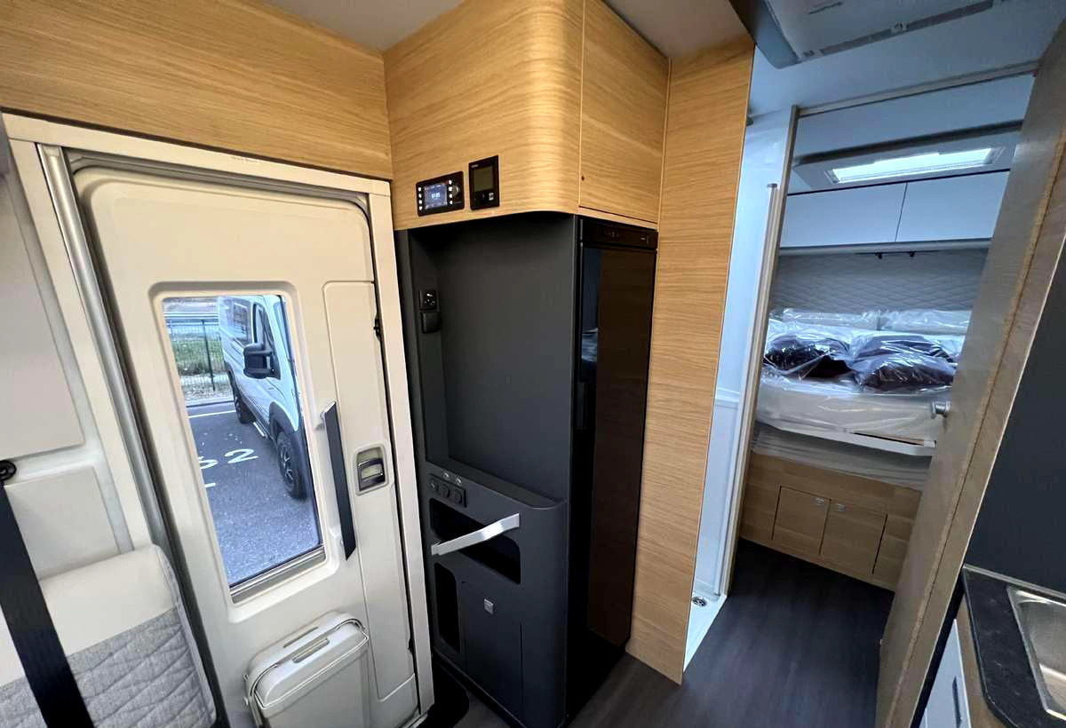 ADRIA Sonic 700DC - Kamper i integruar: foto 5 ADRIA Sonic 700DC - Kamper i integruar: foto 5